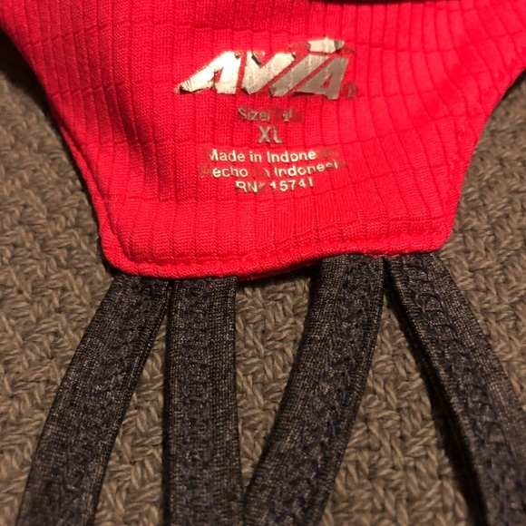 Women’s workout tank - Picture 2 of 3